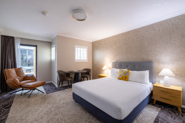 Standard Queen 1